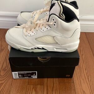 NIB Air Jordan Retro 5 sneakers size 5Y in Sail